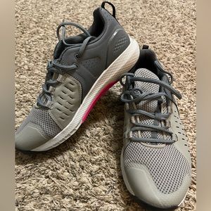 NEW! Under Armour tennis shoes 👟